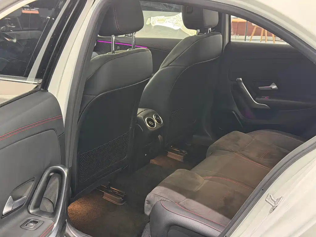 Mercedes-Benz A-Class — миниатюра 10