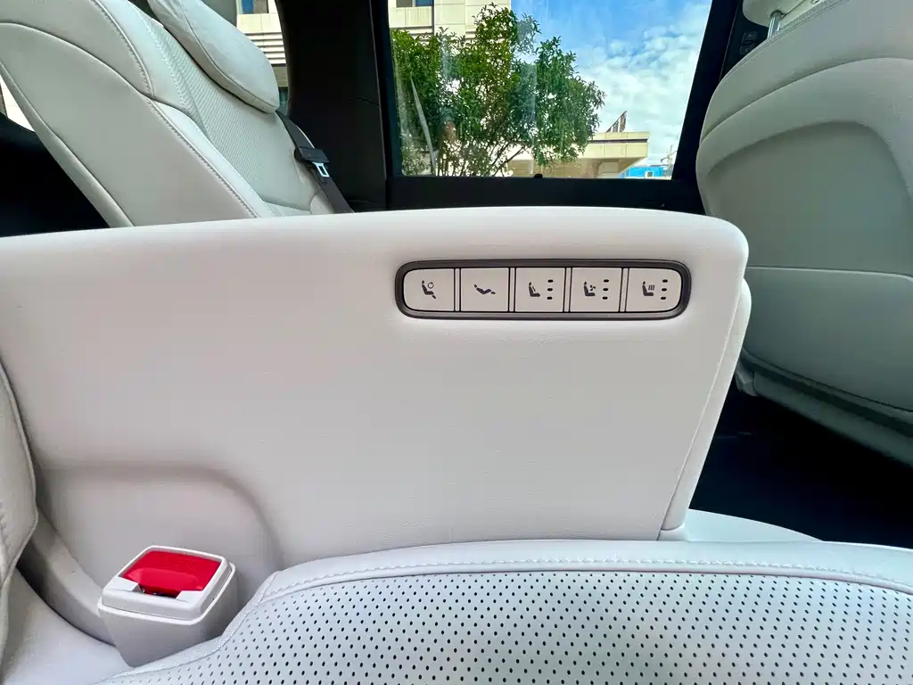 Li Auto Li MEGA — миниатюра 36
