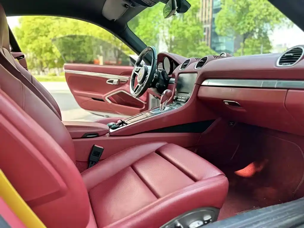 Porsche 718 2018 Cayman 2.0T