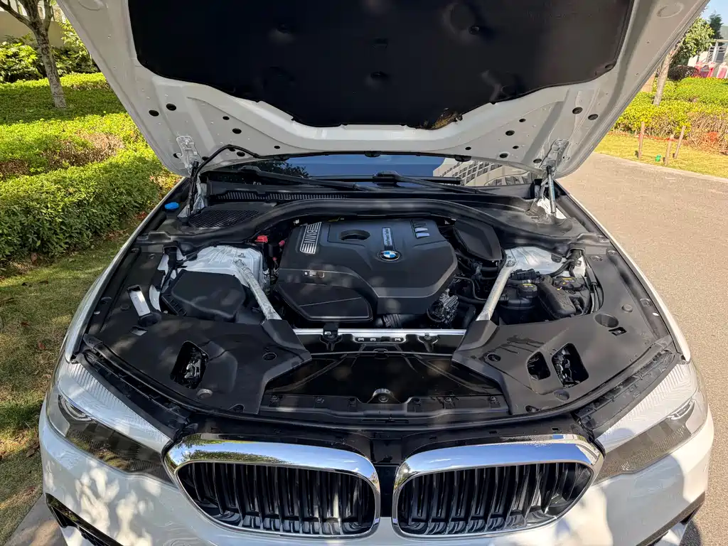BMW 5 Series — миниатюра 32