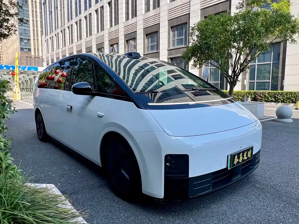 Li Auto Li MEGA — миниатюра 3