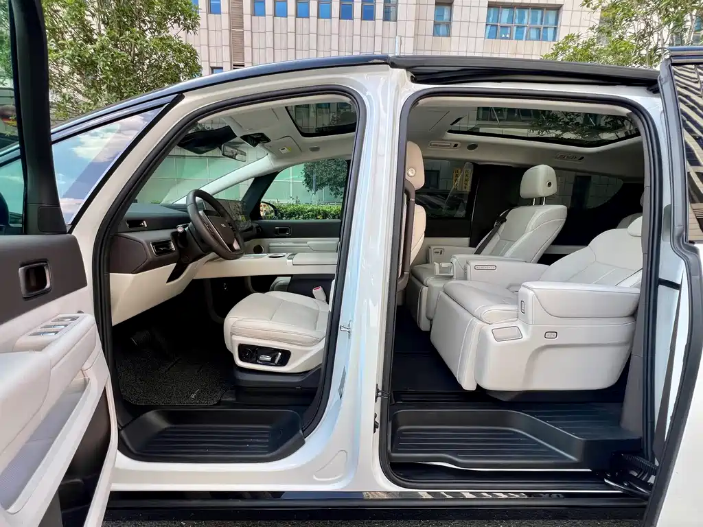 Li Auto Li MEGA — миниатюра 15