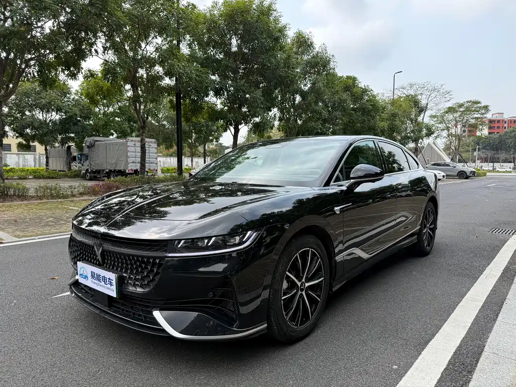 VOYAH LANTU CHASING LIGHT