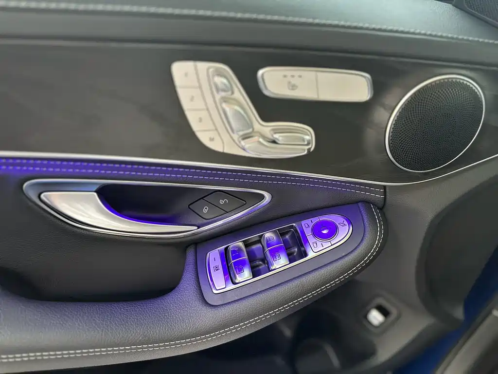 Mercedes-Benz C-Class — миниатюра 6