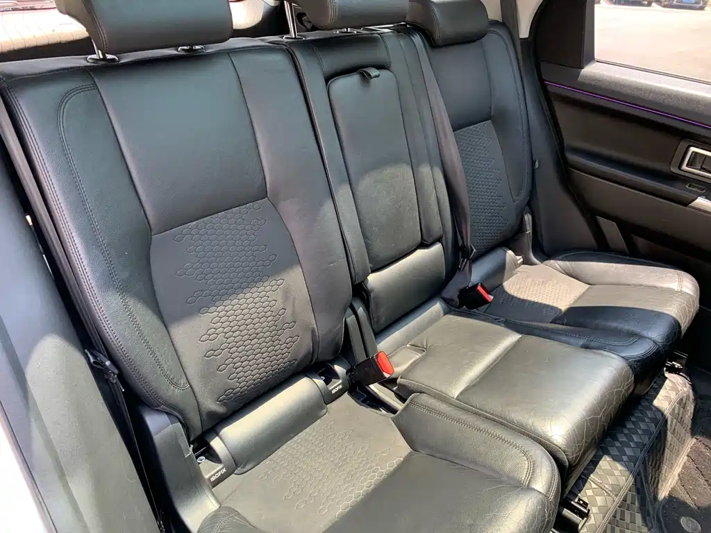 Land Rover Discovery Sport — миниатюра 27