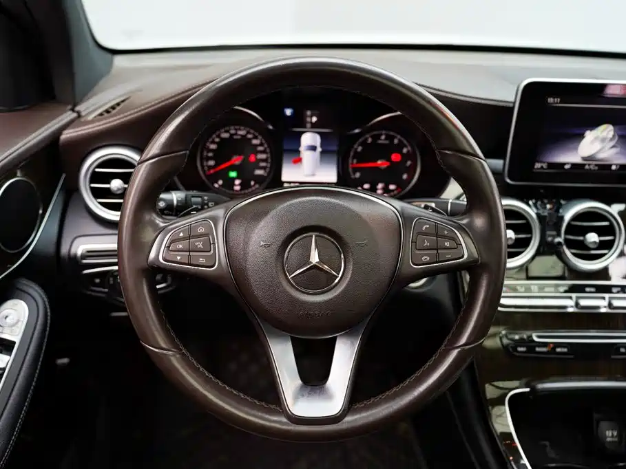 Mercedes-Benz GLC — миниатюра 8