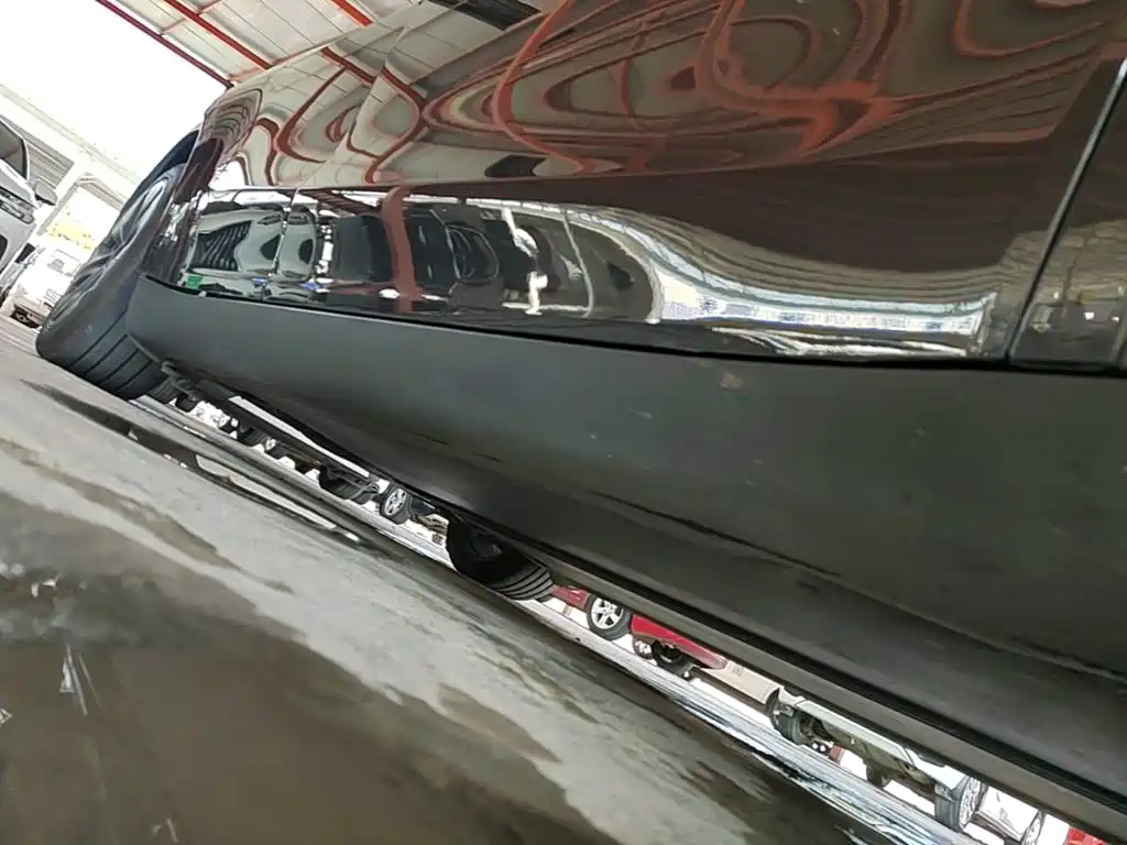 Tesla Model Y — миниатюра 21