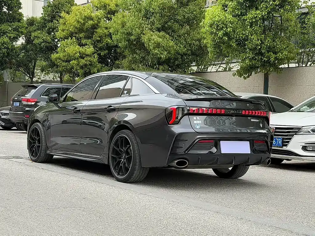 Lynk & Co 03 — миниатюра 9