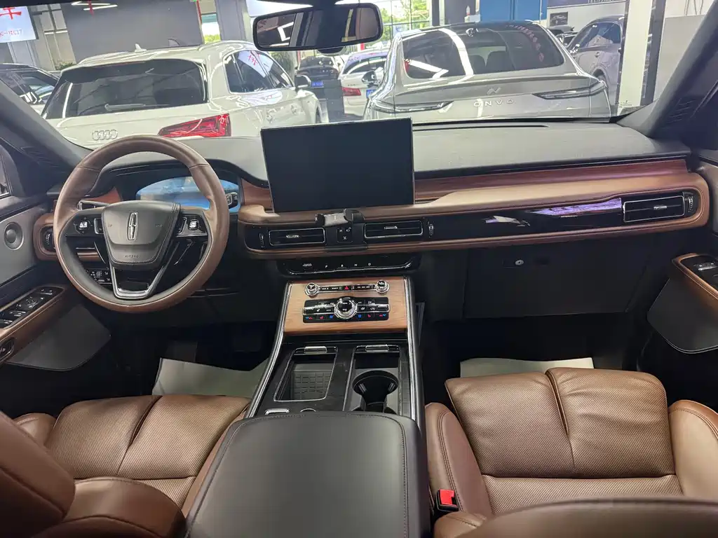 Lincoln Aviator — миниатюра 3