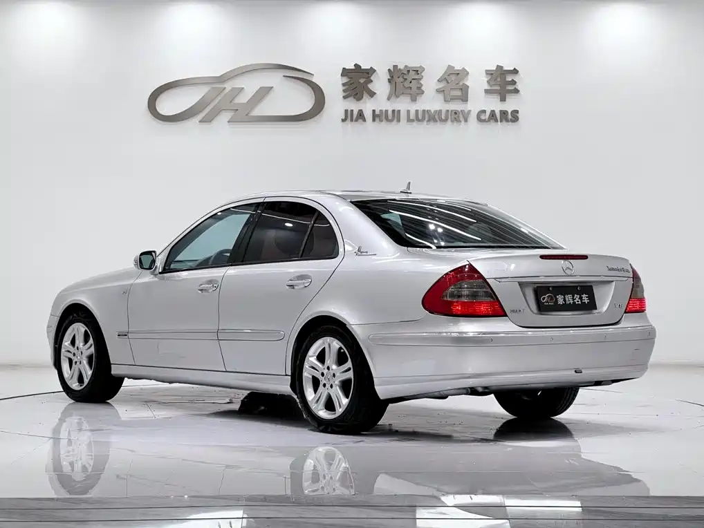 Mercedes-Benz E-Class — миниатюра 5