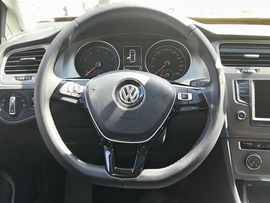 Volkswagen Golf — миниатюра 15