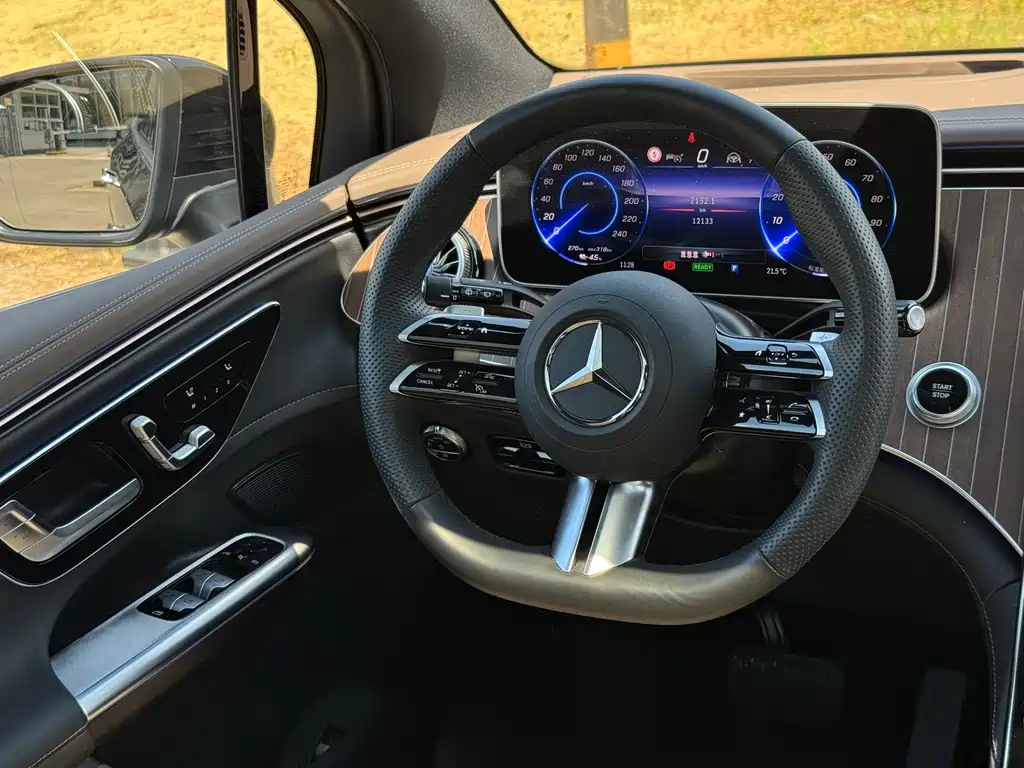 Mercedes-Benz EQE SUV — миниатюра 20
