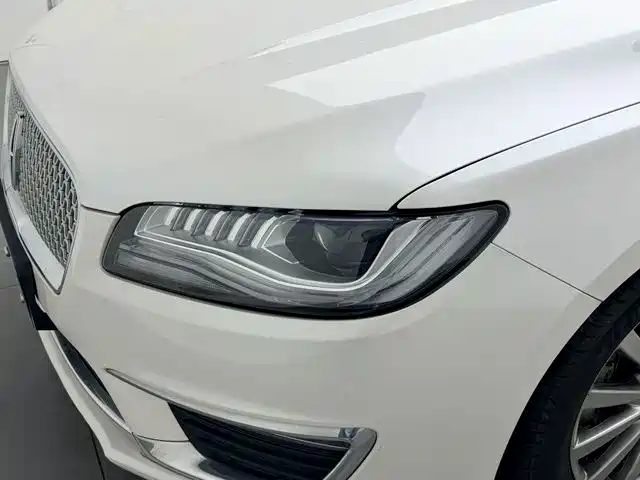 Lincoln MKZ — миниатюра 17