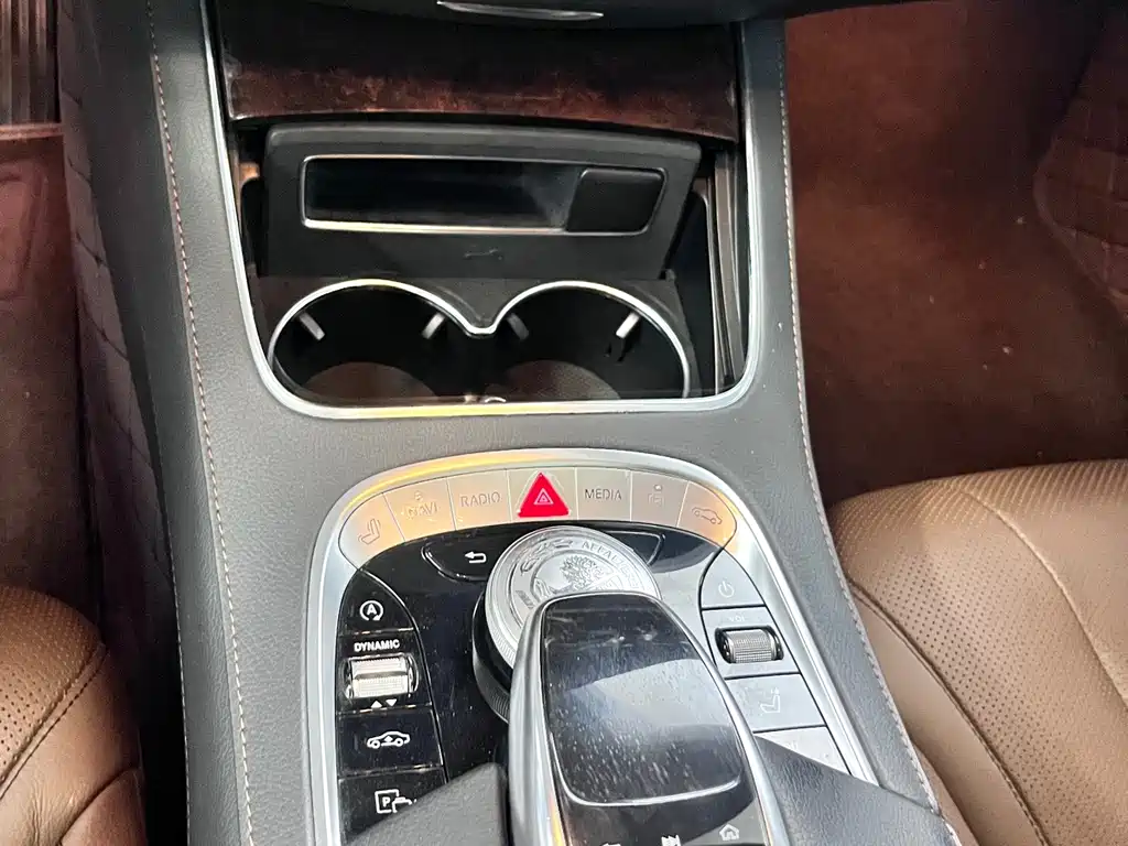 Mercedes-Benz S-Class — миниатюра 7