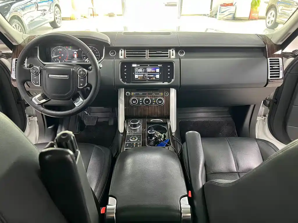 Land Rover Range Rover — миниатюра 9
