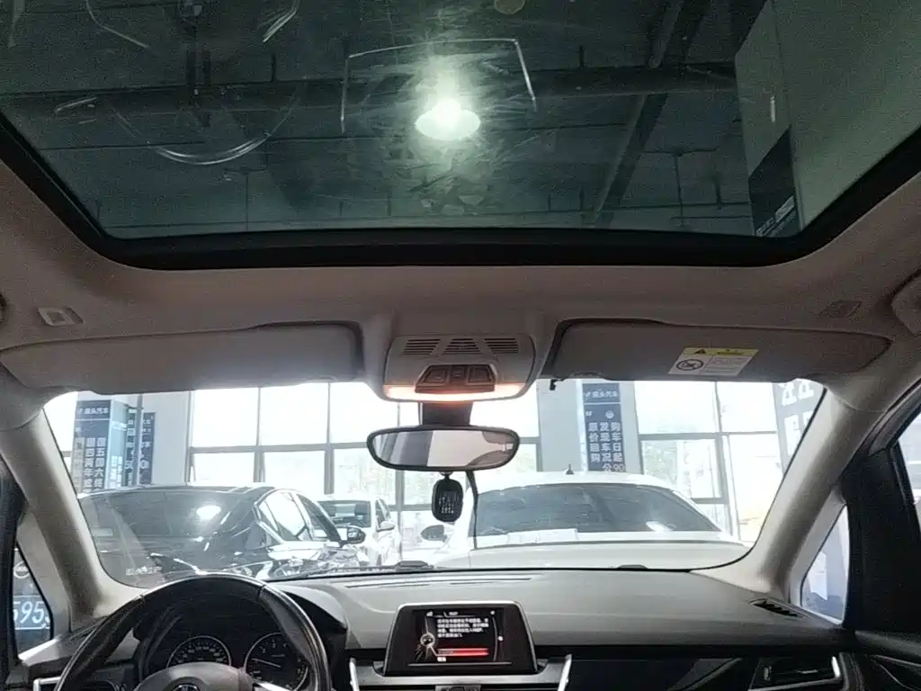 BMW 2 Series Active Tourer — миниатюра 18