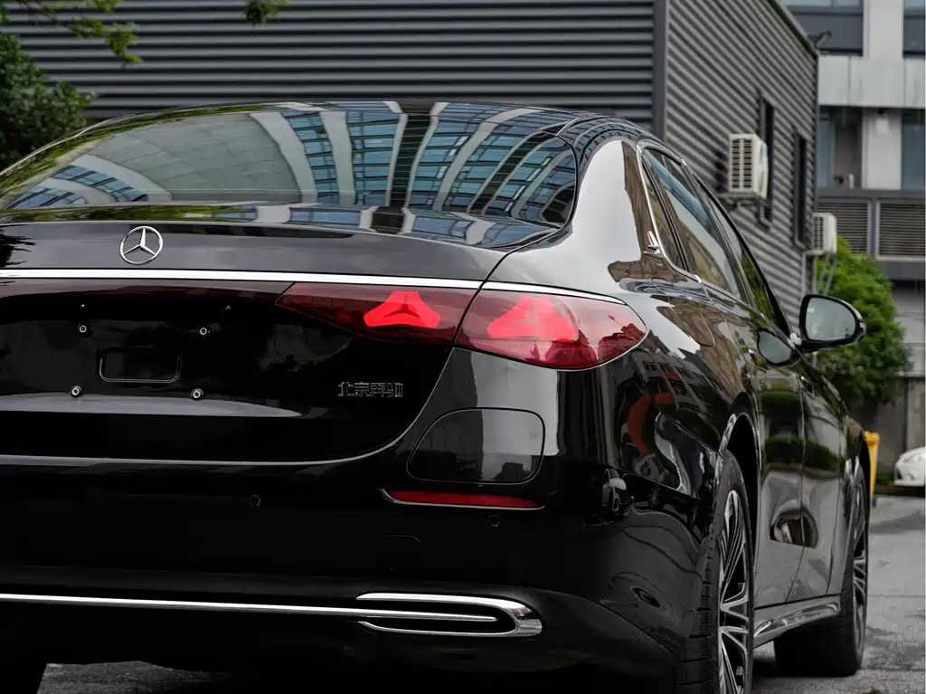 Mercedes-Benz E-Class E 2024 E 350 e L