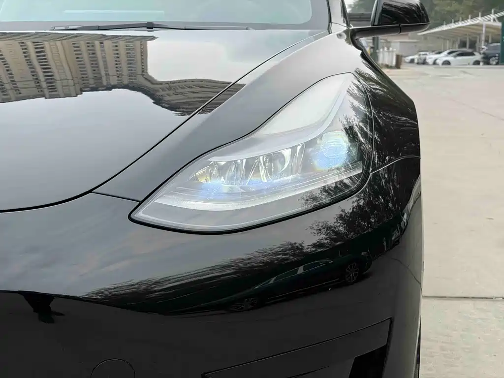 Tesla Model 3 — миниатюра 14