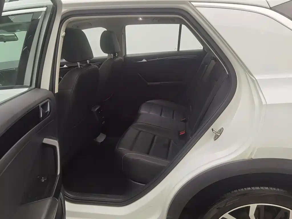 Volkswagen T-Roc — миниатюра 15