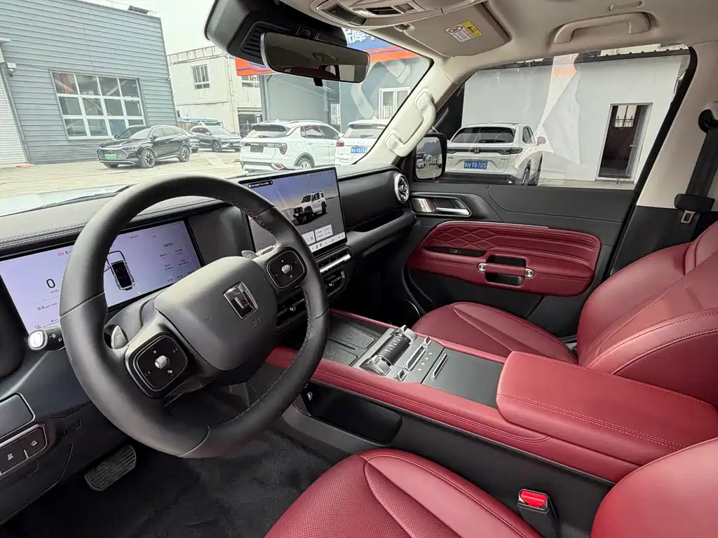 TANK TANK 300 NEW ENERGY