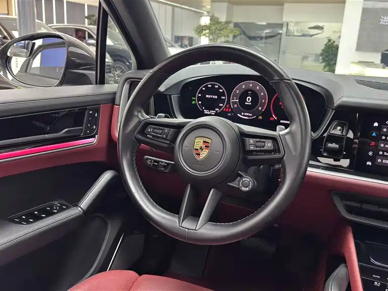 Porsche Cayenne — миниатюра 11