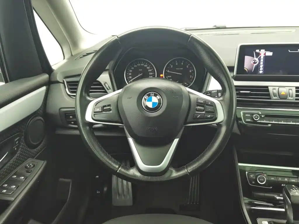 BMW 2 Series Active Tourer — миниатюра 11
