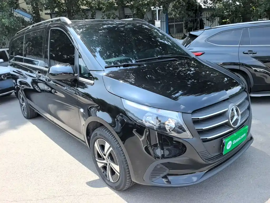 Mercedes-Benz Vito 2024 2.0T Elite 7 мест