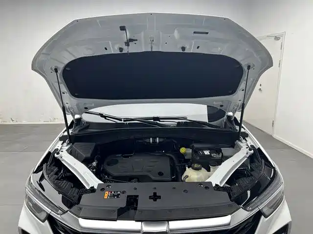 Roewe RX5 — миниатюра 15
