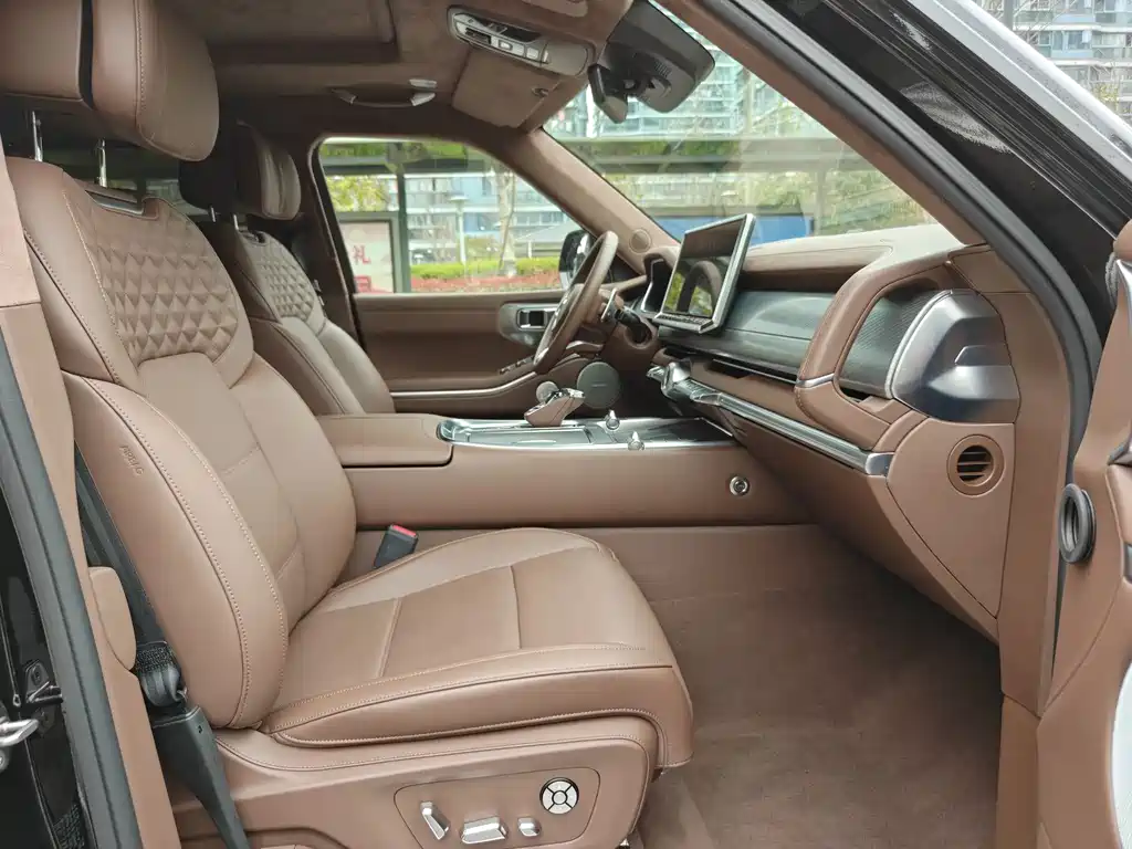 TANK TANK 700 NEW ENERGY