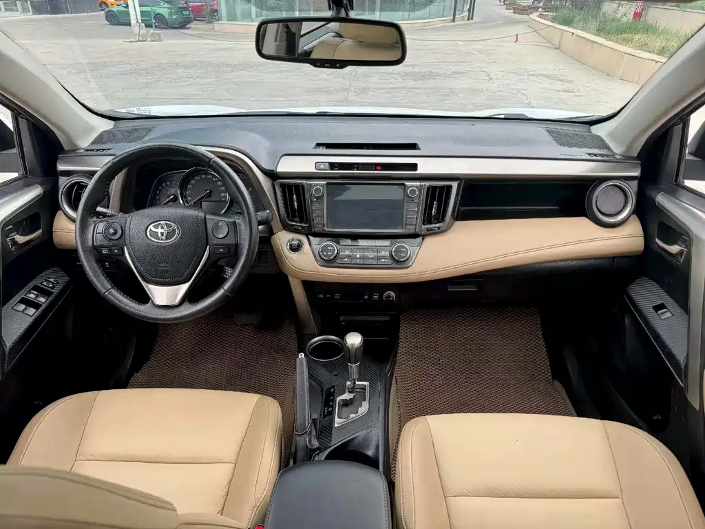 Toyota RAV4 2013 2.5L AT Luxury