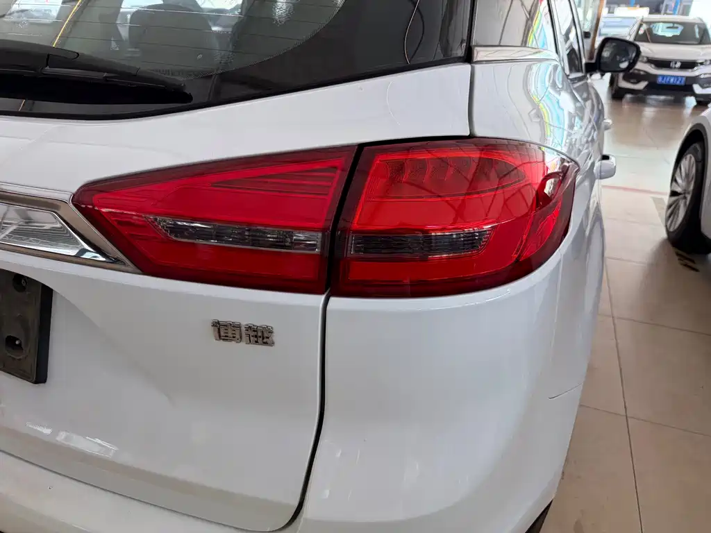 Geely Boyue — миниатюра 10