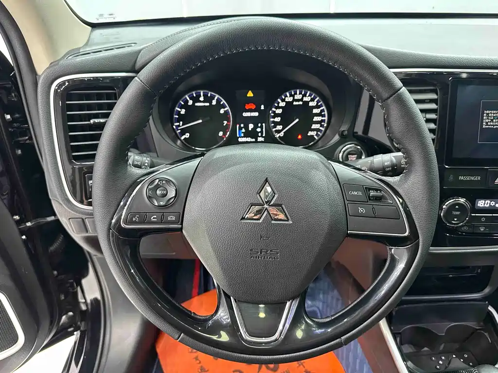 Mitsubishi Outlander — миниатюра 11