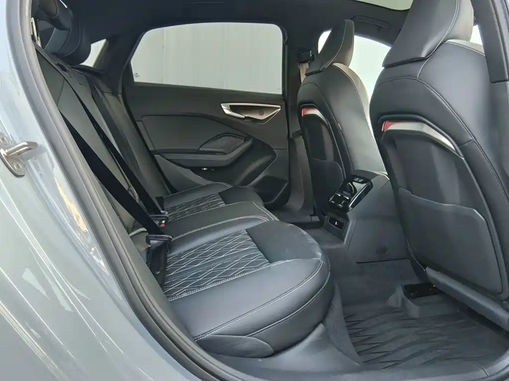 Audi A5L — миниатюра 12