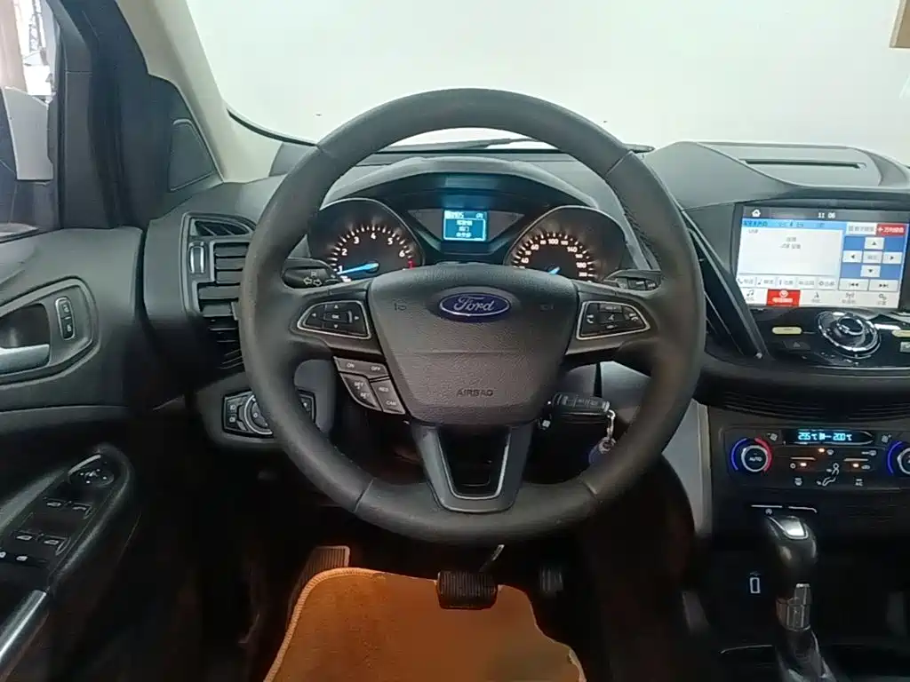Ford Kuga — миниатюра 11