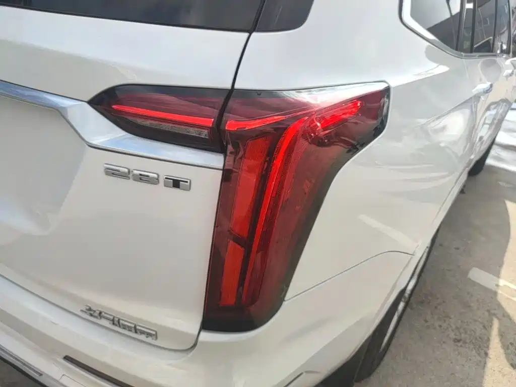 Cadillac XT6 — миниатюра 8