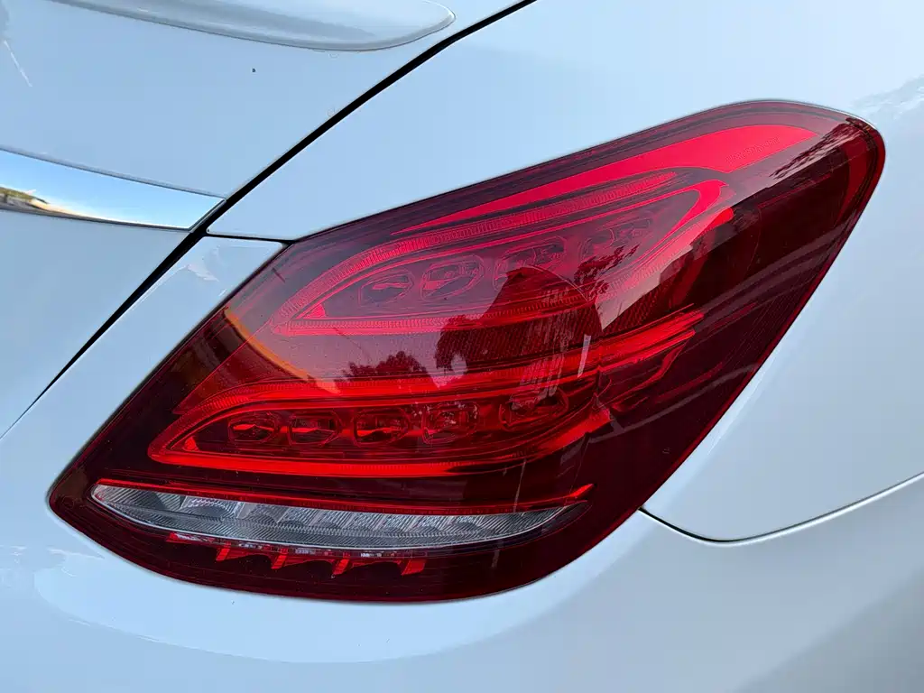 Mercedes-Benz C-Class — миниатюра 8