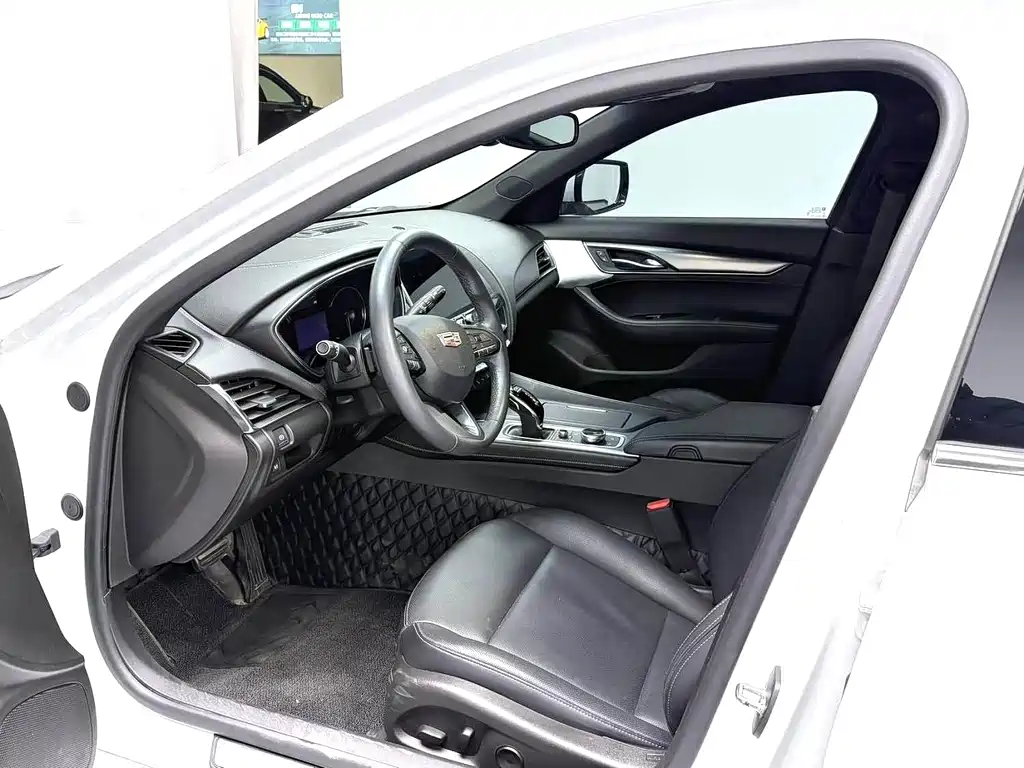 Cadillac CT5 — миниатюра 4