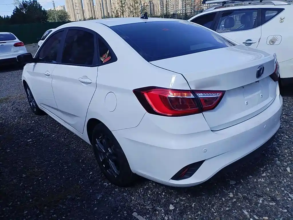 Changan Eado DT — миниатюра 5