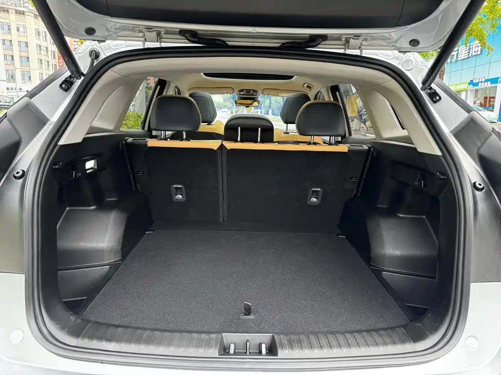 Geely Boyue L — миниатюра 27