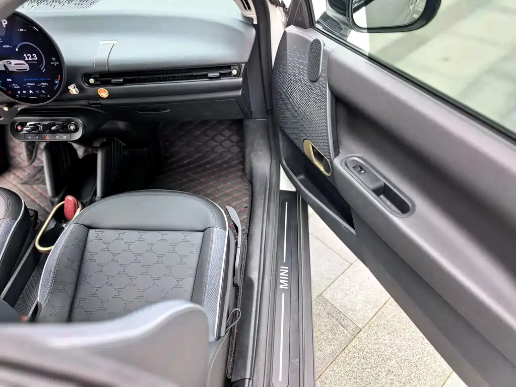 MINI MINI COOPER EV — миниатюра 12