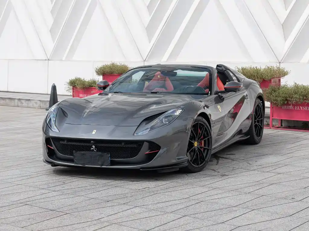 Ferrari 812