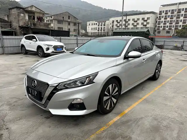 nissan teana