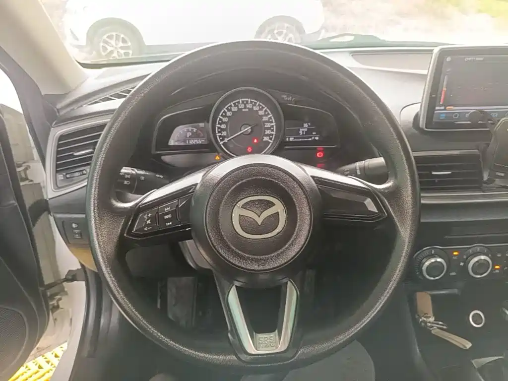 Mazda 3 Axela — миниатюра 11
