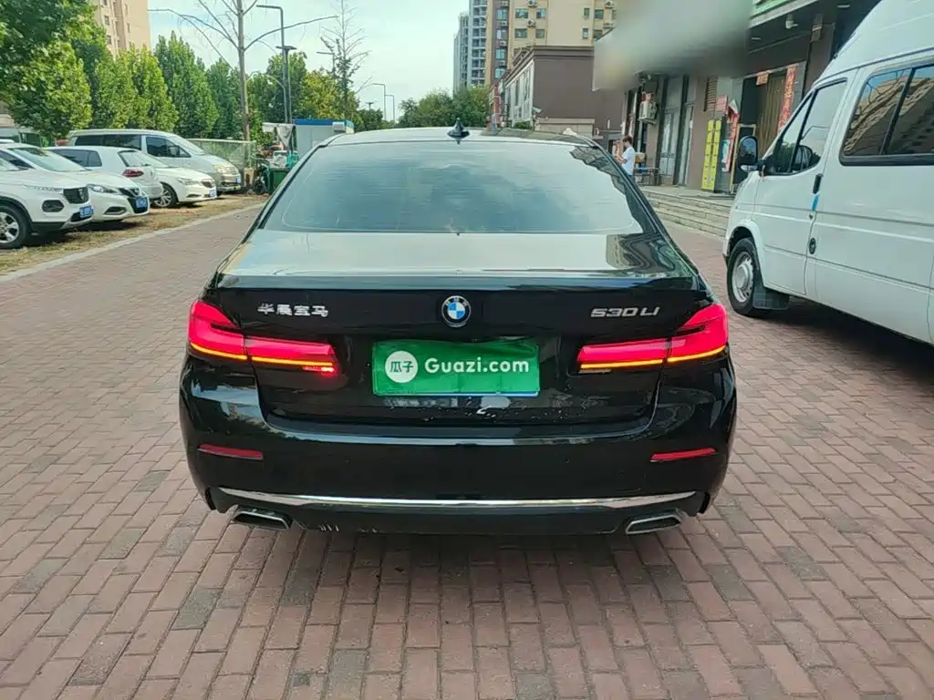 BMW 5 Series — миниатюра 6