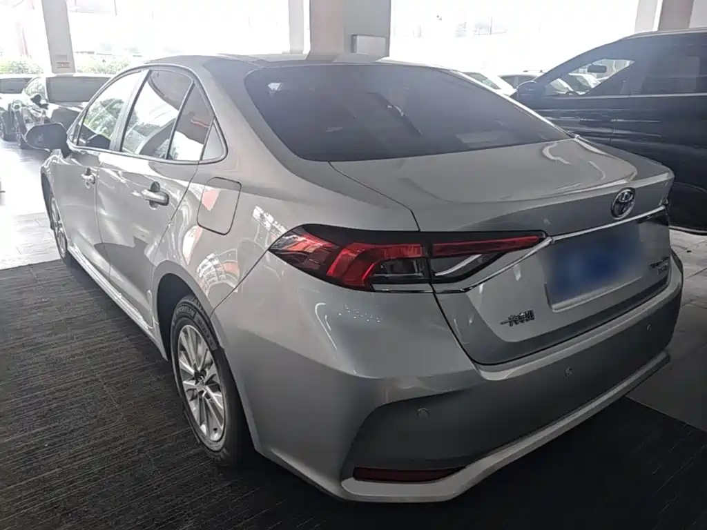 Toyota Corolla — миниатюра 5