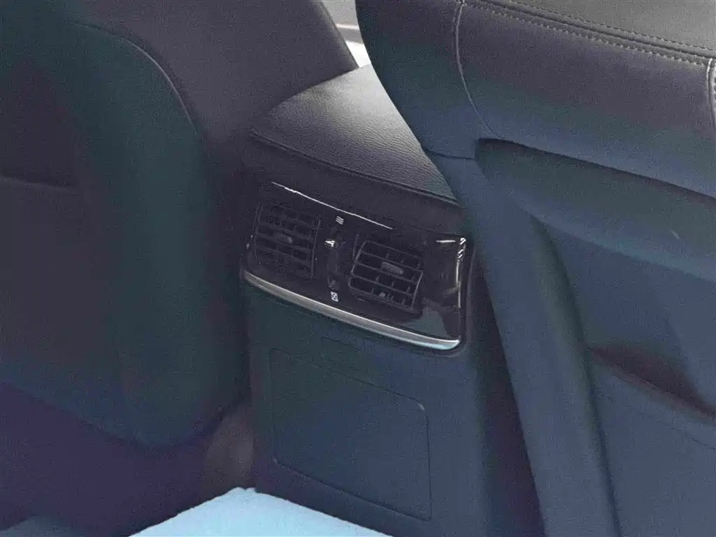 Infiniti Q70 — миниатюра 10