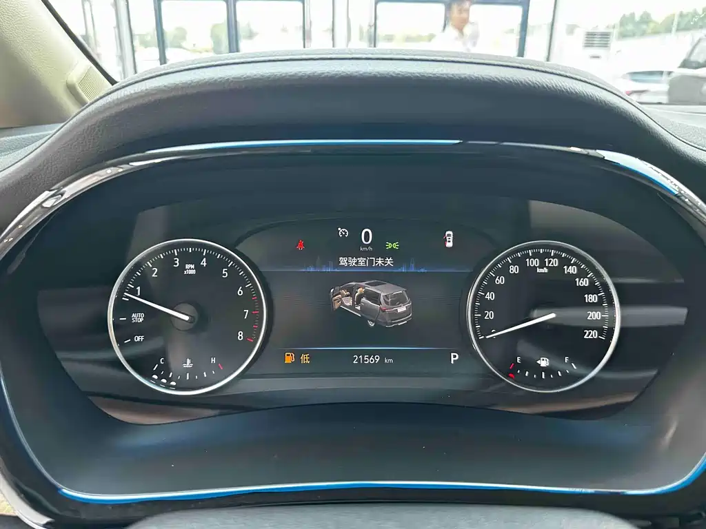 Buick GL8 — миниатюра 8