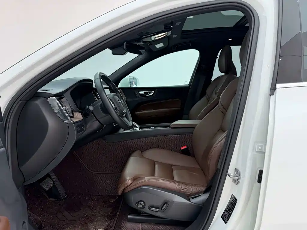 Volvo XC60 — миниатюра 17