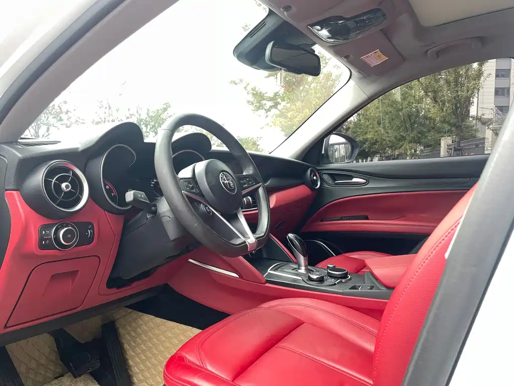 Alfa Romeo Stelvio — миниатюра 9