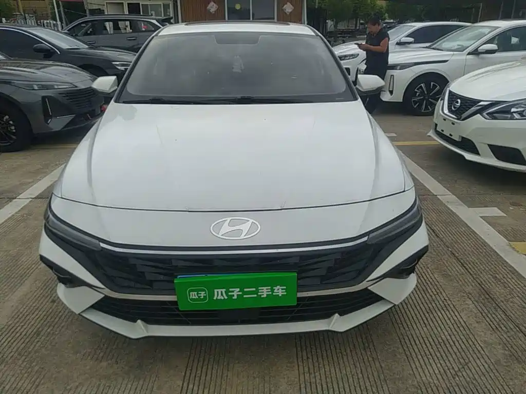 Hyundai Elantra — миниатюра 3